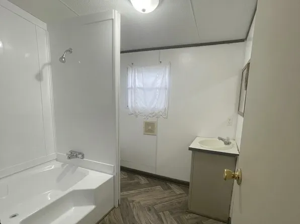 81 Fowler Cir, Hollow Rock, TN 38342