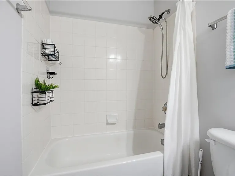 8000 Delores Ct — Photo 26
