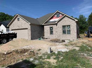 24 Clover Leaf Ln, Greenbrier, AR 72058