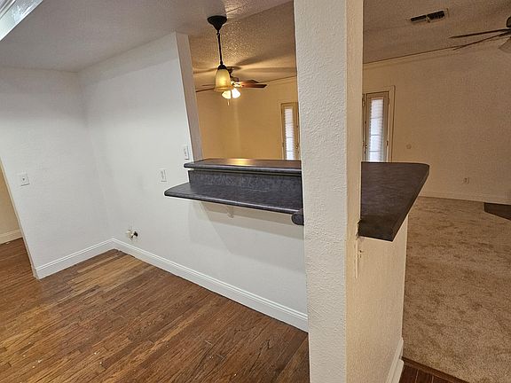 4th image of 3211 S Vickie Court