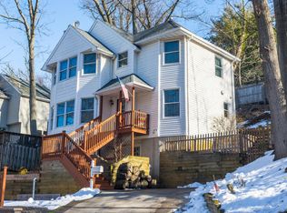 8 Peak St S, Highlands, NJ 07732
