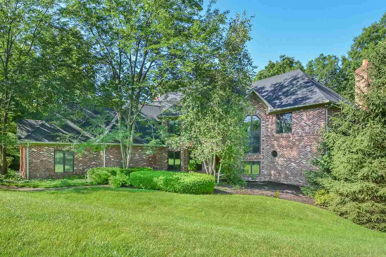 3802 E Devonshire Ct photo 1