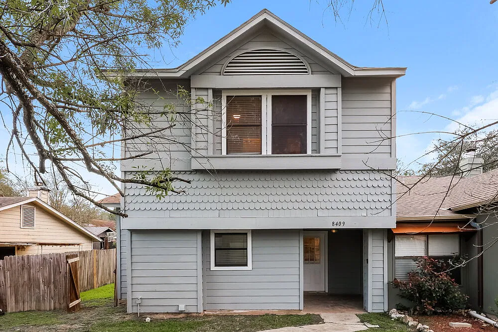 2 bed, 2.0 bath, 1355 sqft, $1,425 — Photo 1