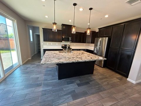 4th image of 148 Wisteria Cir
