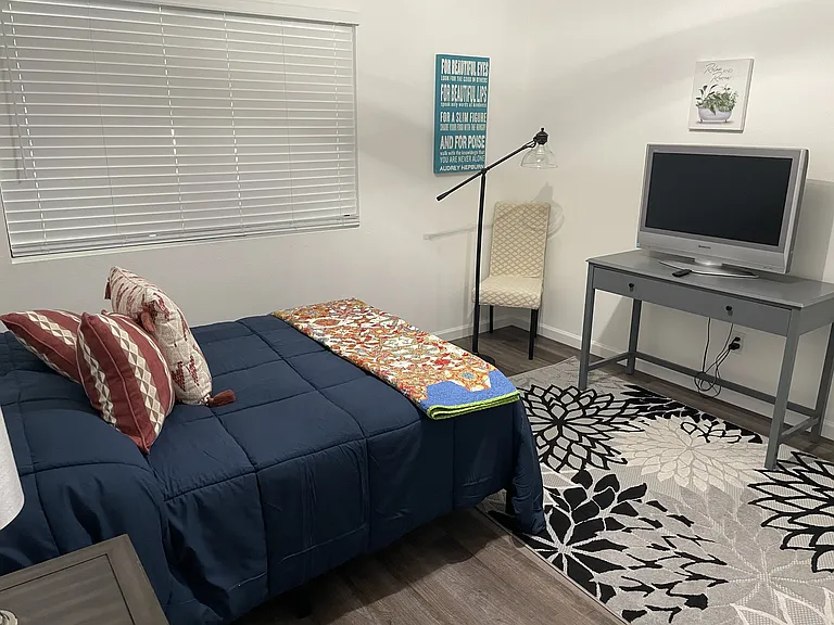 721 E Montebello Ave #225 — Photo 3