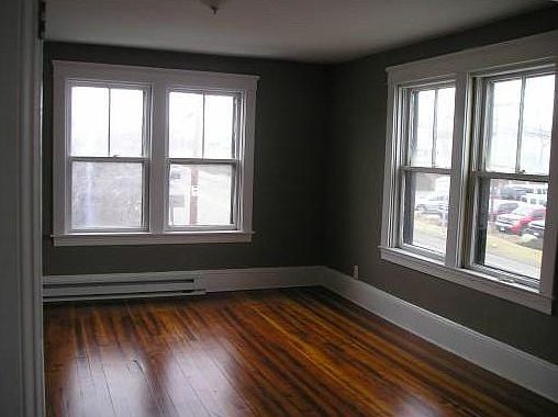 5th image of 768 Taunton Ave
