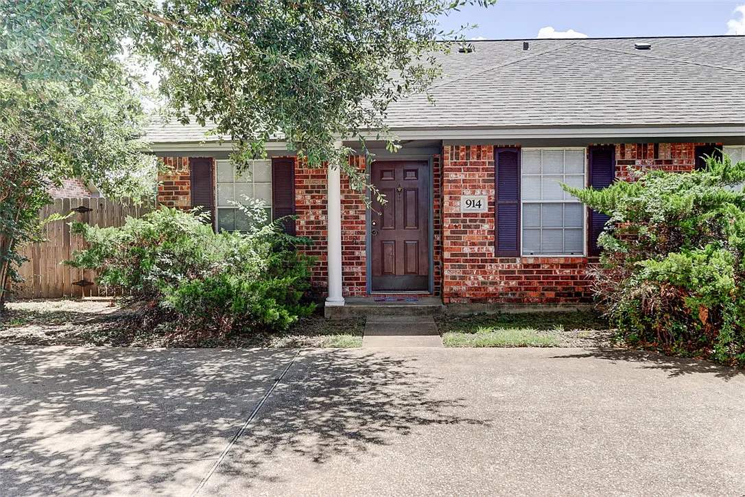 Building Photo - 914 Sun Meadow St