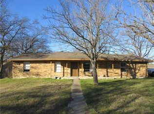 203 E Pearl St, Celeste, TX 75423