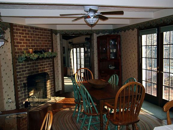 Breakfast Room