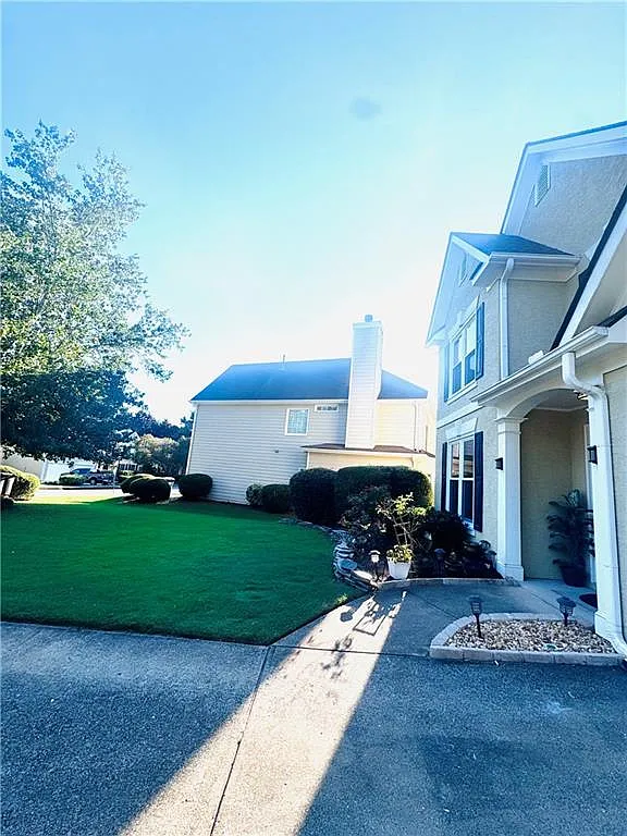 4 bed, 2.5 bath, 2804 sqft, $3,200 — Photo 4