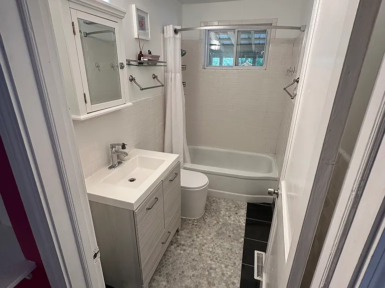 1712 Marsden Ave — Photo 10