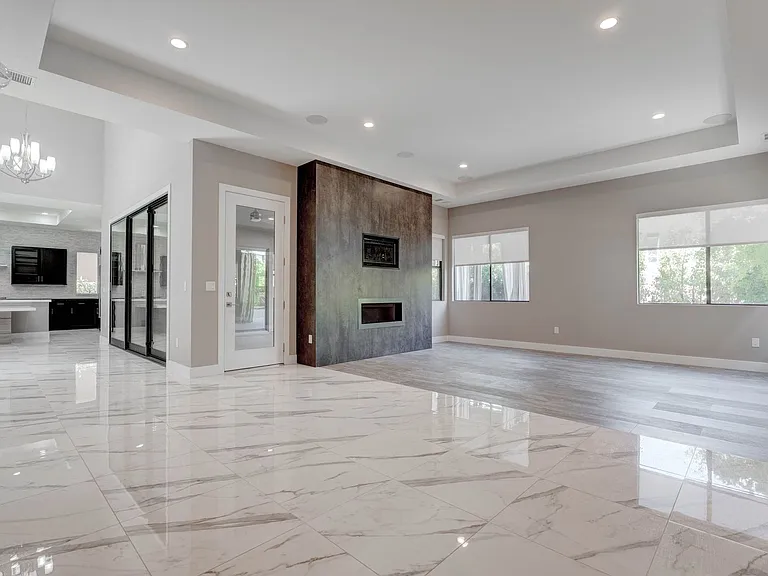 86 Pristine Glen St — Photo 13