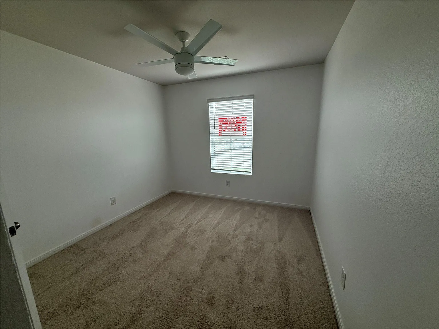 4 bed, 2.0 bath, 1680 sqft, $2,000 — Photo 3