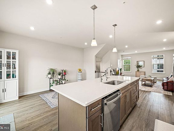 4th image of 112 Arcadia Way