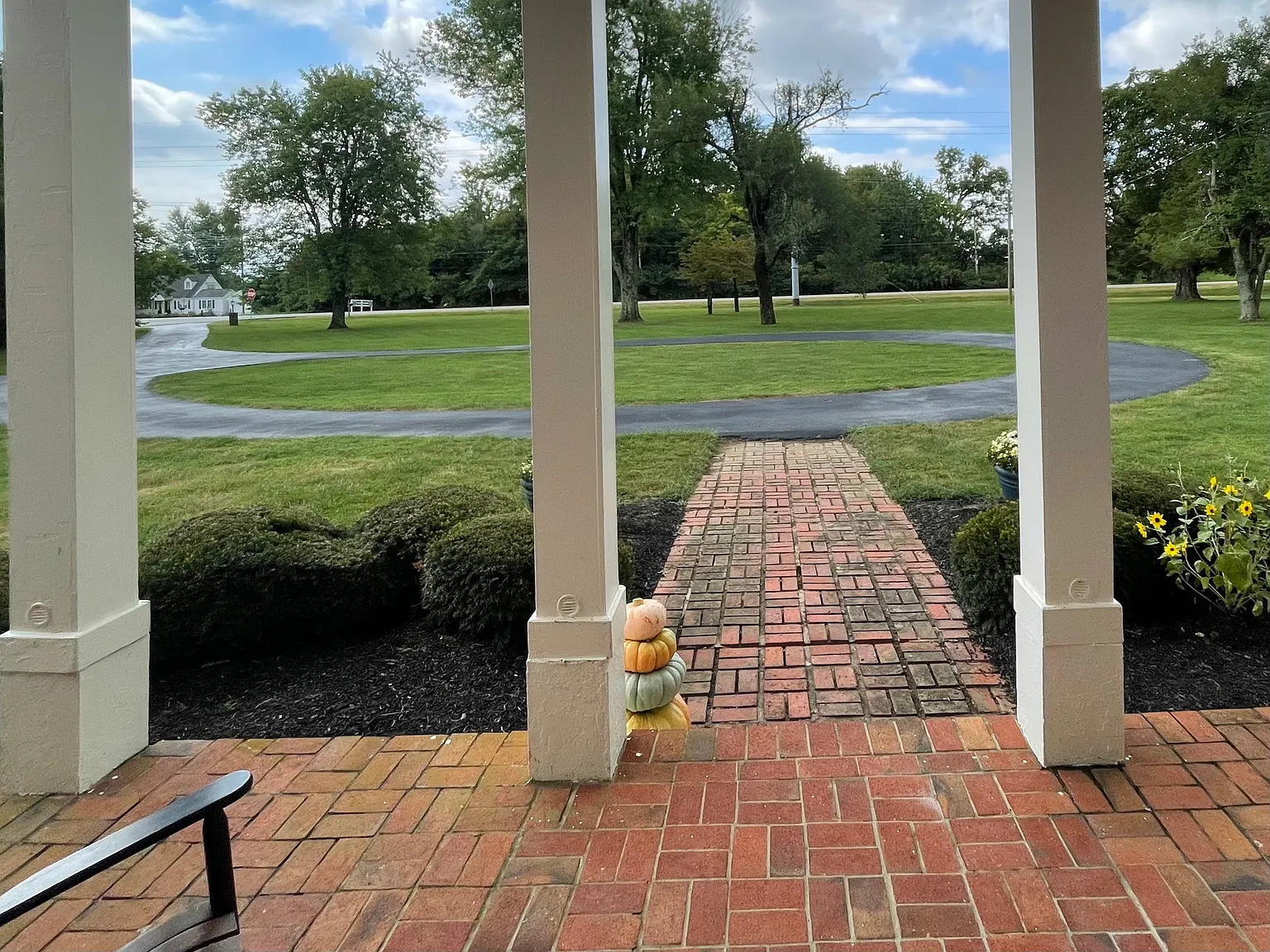 4 bed, 2.5 bath, 3679 sqft, $4,500 — Photo 3