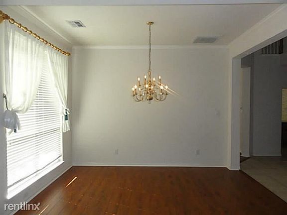 4th image of 4124 Silverthorne St