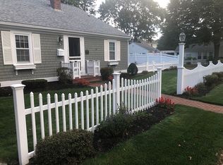 46 Little Rock Ave, Falmouth, MA 02540