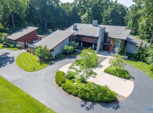 2909 Valley View Dr, Toledo, OH 43615