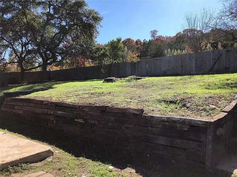 7107 S Brook Dr — Photo 2