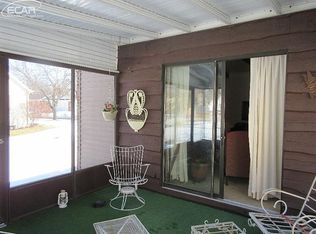 221 Beechwood Ct, Flushing, MI 48433