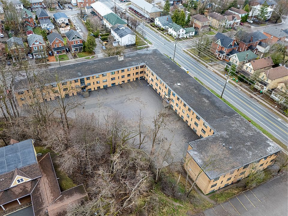 Building Photo 3