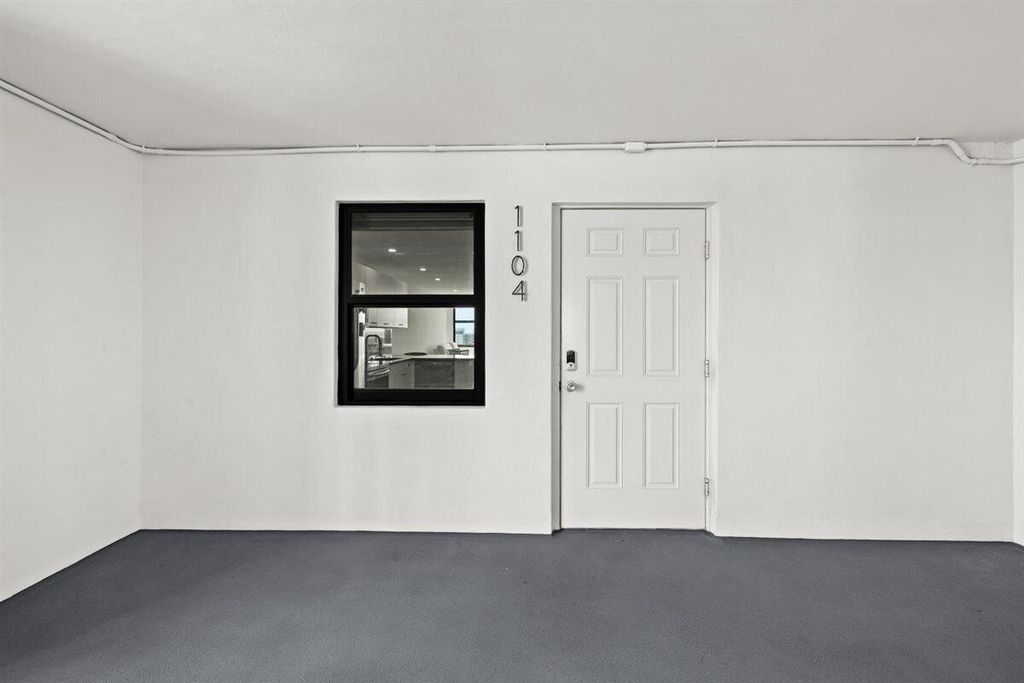1401 N Riverside Dr APT 1104, photo 2