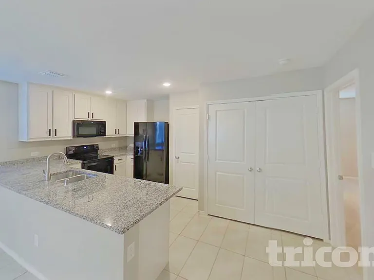 6445 Middlebury Dr — Photo 6