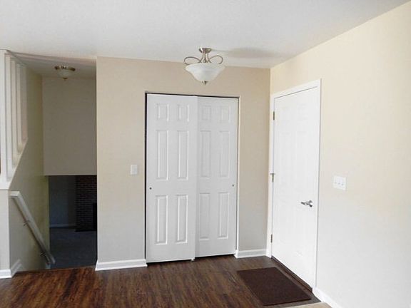 3rd image of 726 Chestnut Dr