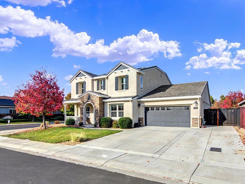 1st image of 735 Canterbury Circle