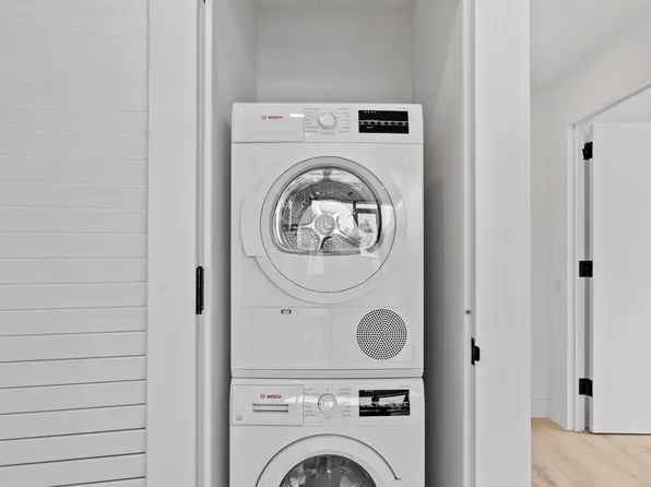 28-08 38th Avenue image 7 of 17