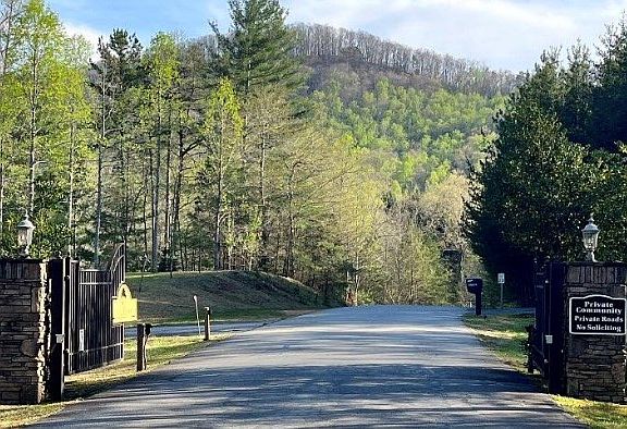 2nd image of 102 Badger Rd