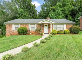 1317 Pinebluff Rd, Winston Salem, NC 27103
