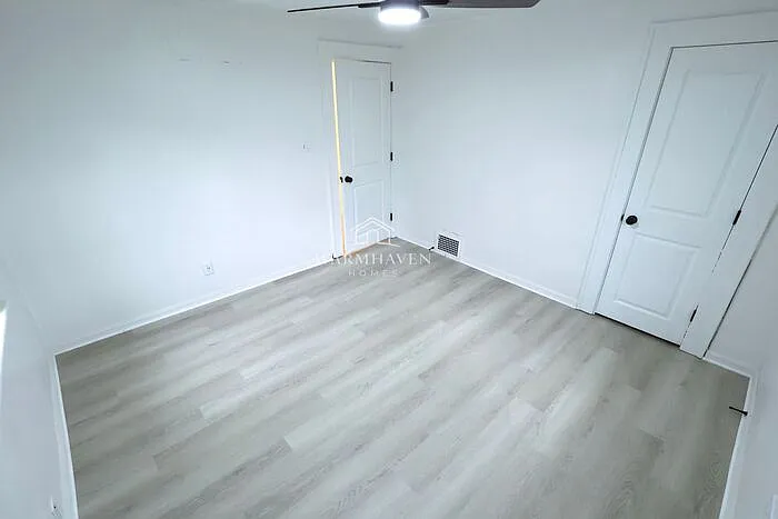 961 Lawton St — Photo 11