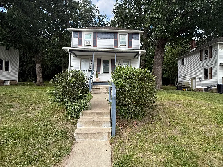 15 Rosamond Ave #1 — Photo 6