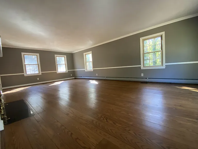 106 Woodside St — Photo 12