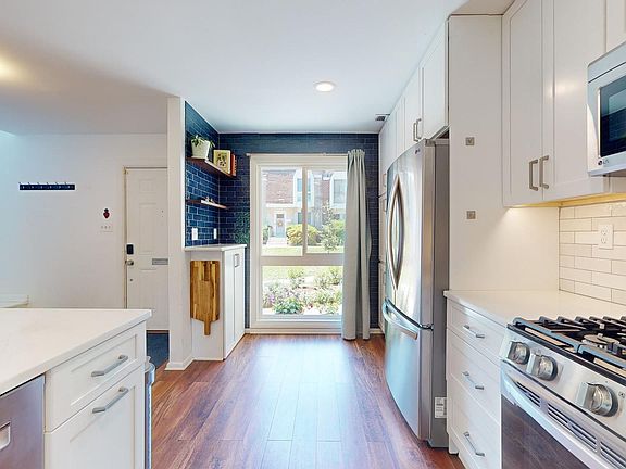 3rd image of 8332 N Brook Ln