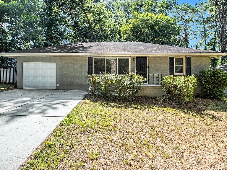 1686 Derrill Dr — Photo 1