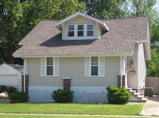 828 E Main St, Clinton, IL 61727