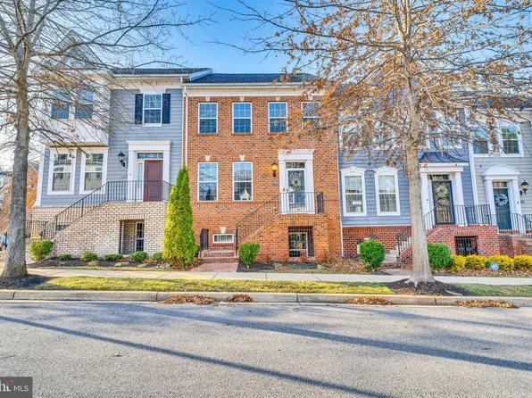 221 Buckeye Cir, La Plata, MD 20646