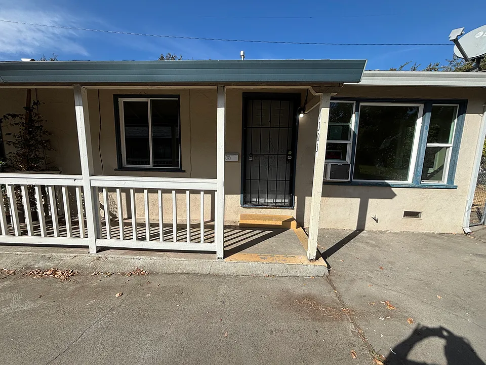 1303 Arcade Blvd