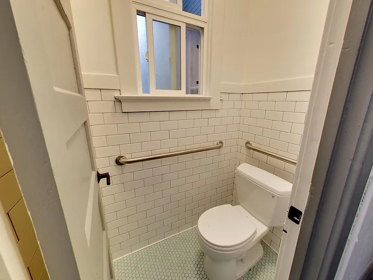 668 Clay St #57 — Photo 10