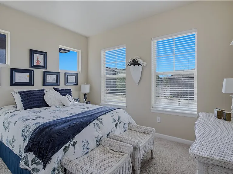 11825 Sandcastle Ct — Photo 17