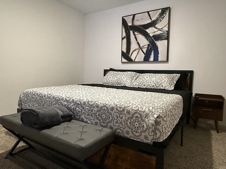 1815 Rolling Hill Ln — Photo 32
