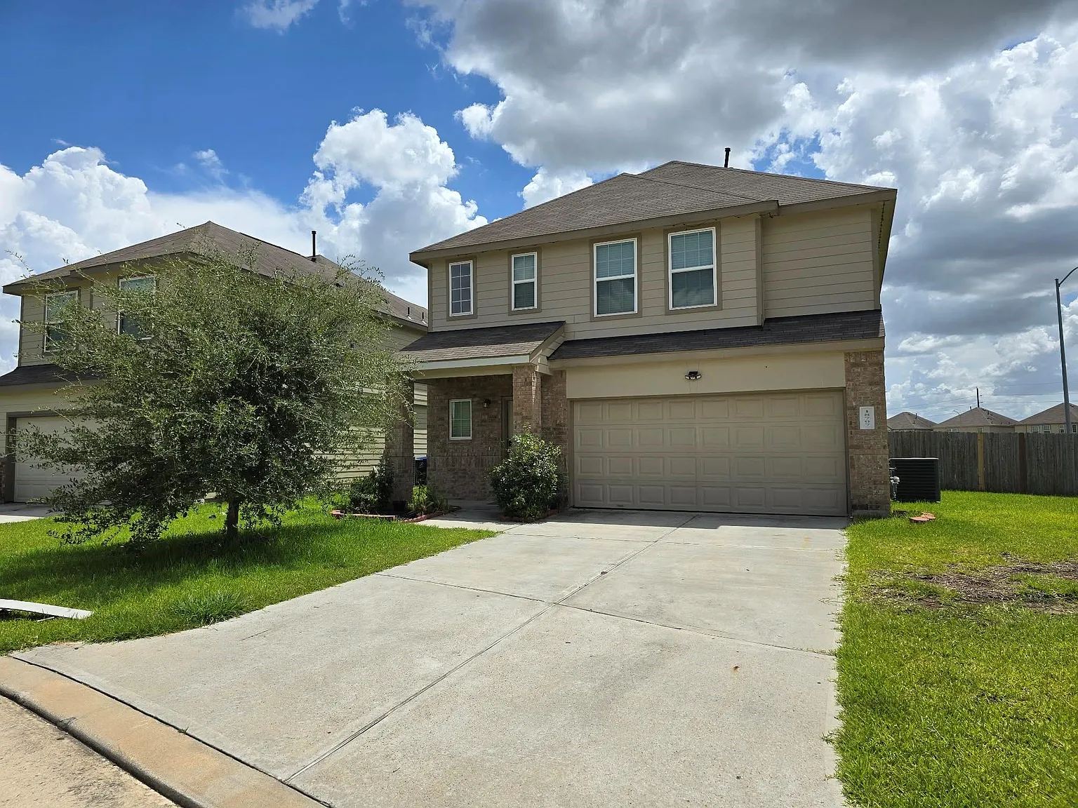 3 bed, 2.5 bath, 1884 sqft, $2,100 — Photo 3