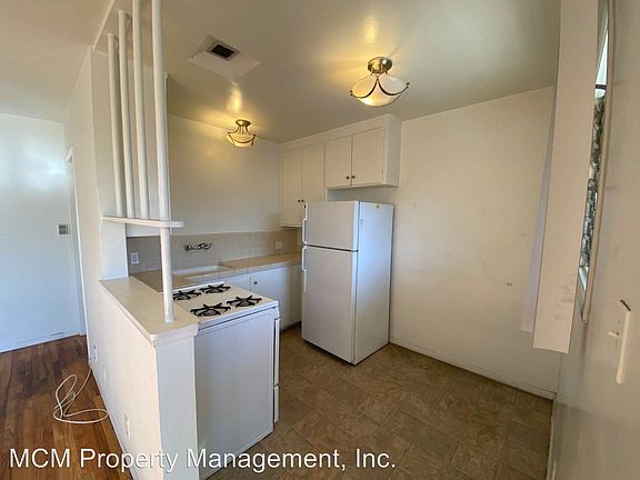 2nd image of 1605 N Martel Ave APT 32