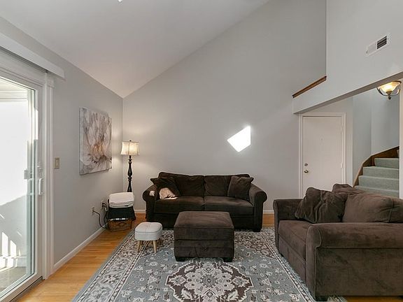 3rd image of 202 Tall Oaks Dr Unit K