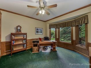4384 Camelot Cir, Naperville, IL