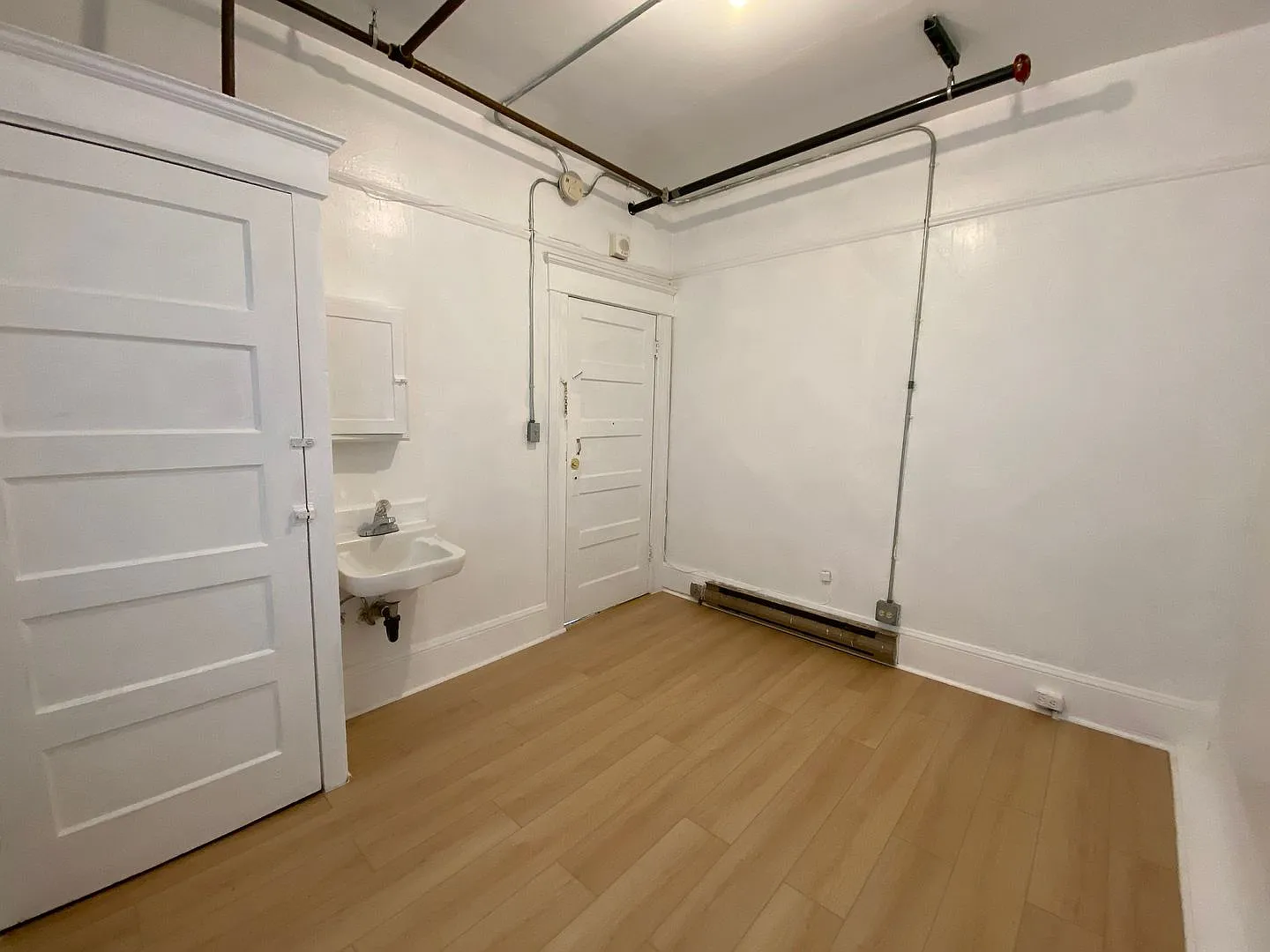 Private Room near CCSF Chinatown/ North Beach Campus & Financial District — Photo 2