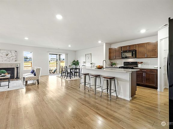 4th image of 9279 Fairybell Street SE