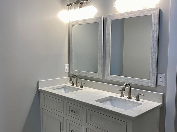 3rd image of 7057 Lake View Dr